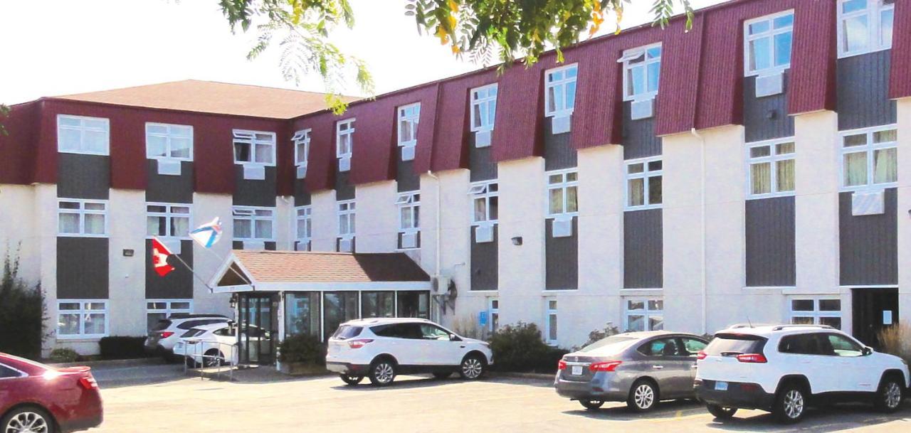 Coastal Inn Dartmouth Exterior photo